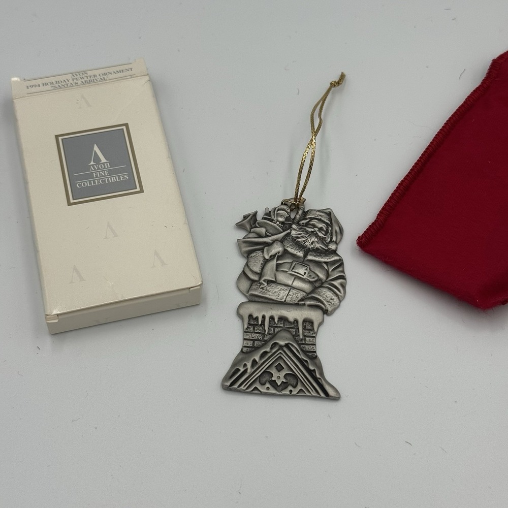 VTG 1994 Avon Holiday Pewter Ornament "Santa's Arrival" Box & Protective Bag